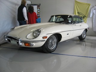 1280px-Jaguar_E-Type_Coupe